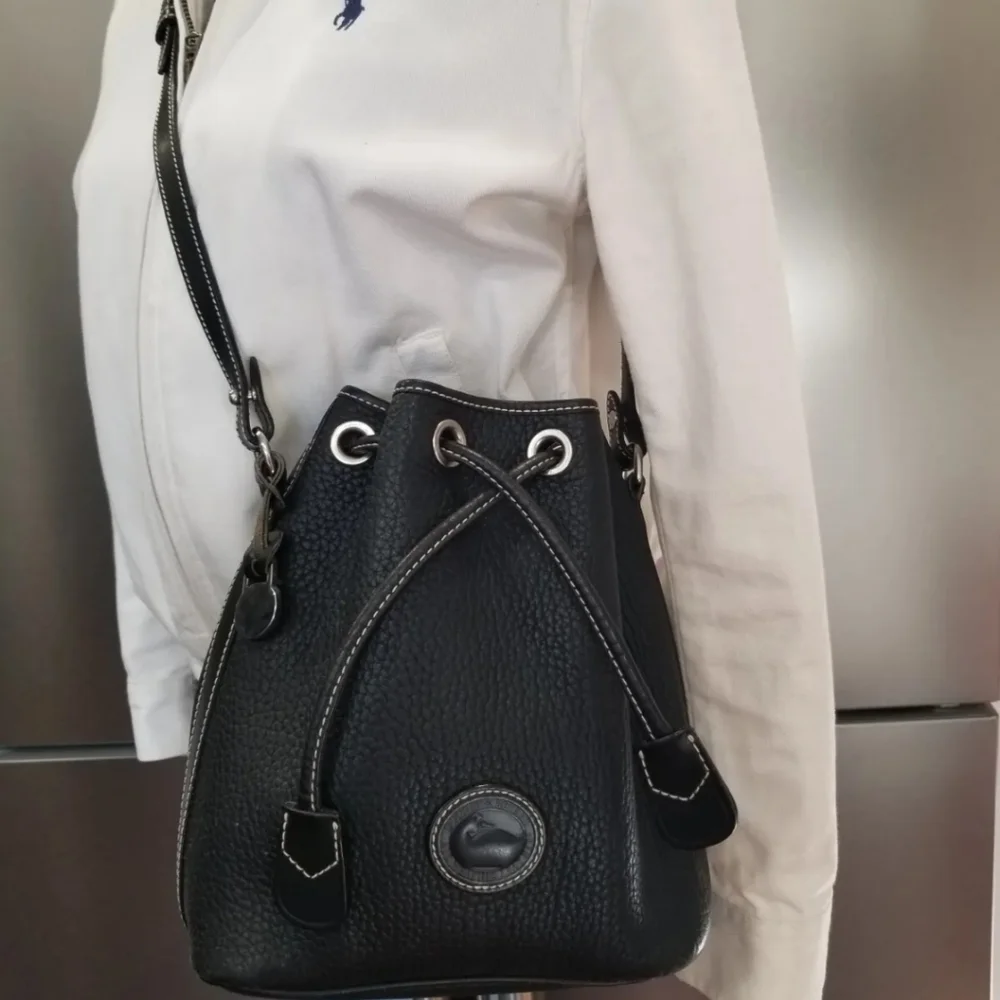 Sold! Vintage Dooney & Bourke Serena Black Pebbled Leather Drawstring Bucket Bag - Picture 2 of 9
